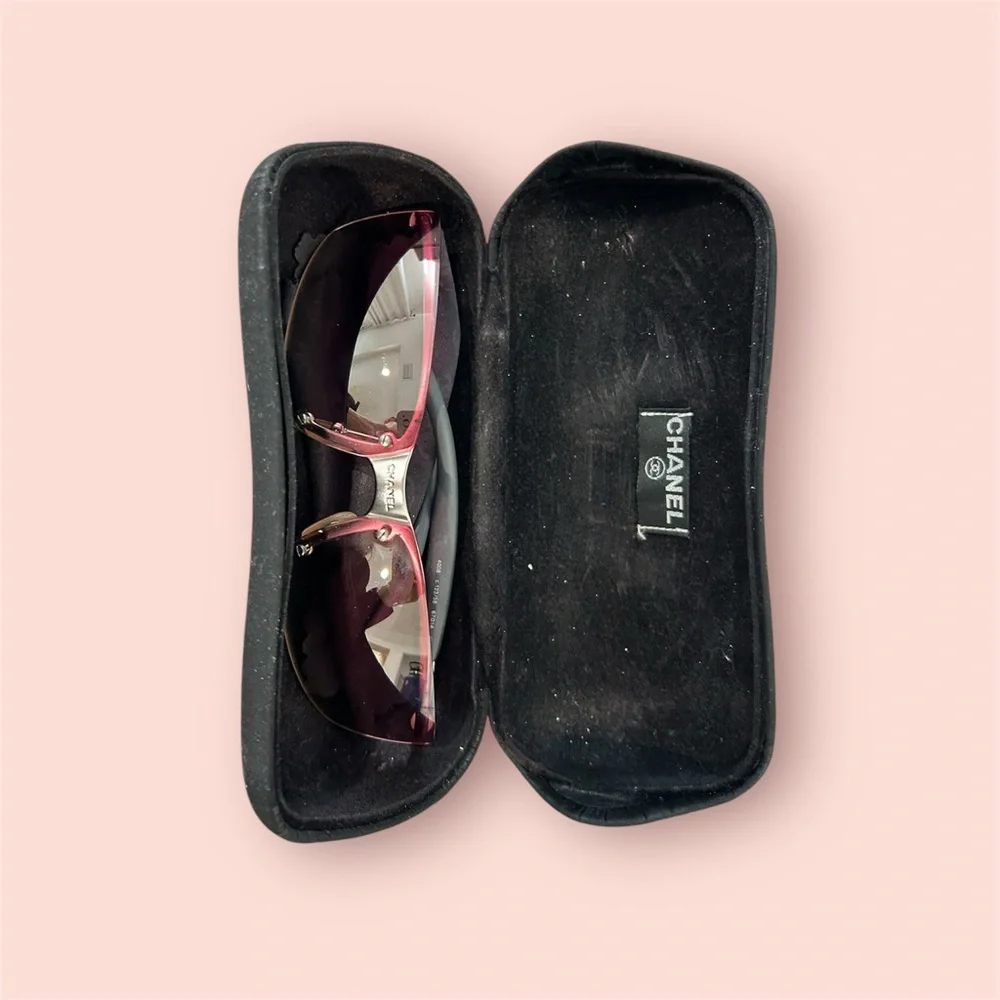 Vintage pink CHANEL sunglasses circa 2001. Style 4008 123/58. - Picture 4 of 7